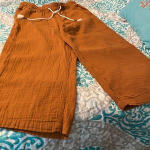 Comfortable mid calf pants with  4 pockets Fully lined with drawstring